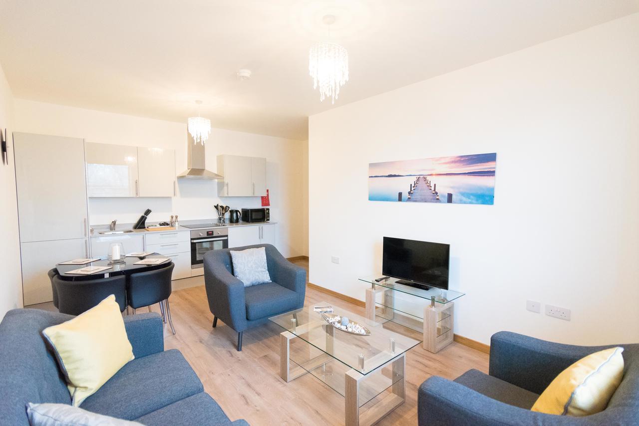 Comfortable Modern Apartment In Swindon, Free Parking Sleeps Up To 5 Екстериор снимка