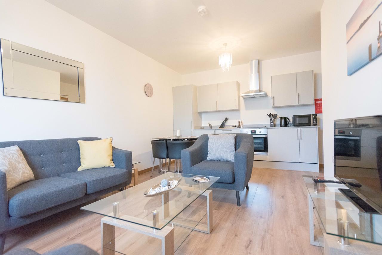 Comfortable Modern Apartment In Swindon, Free Parking Sleeps Up To 5 Екстериор снимка