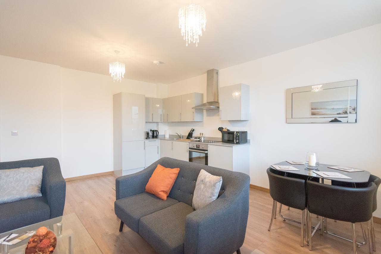 Comfortable Modern Apartment In Swindon, Free Parking Sleeps Up To 5 Екстериор снимка